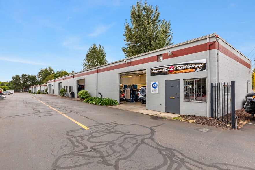 More Photos Of 19730 SW Cipole Rd, Tualatin Warehouse For Lease