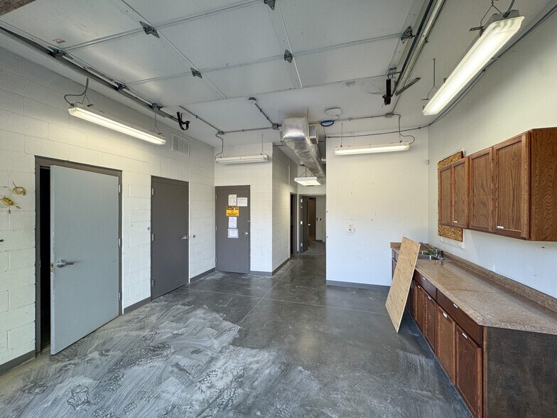 More Photos Of 52-54 Lindsley Ave, Nashville Office For Lease