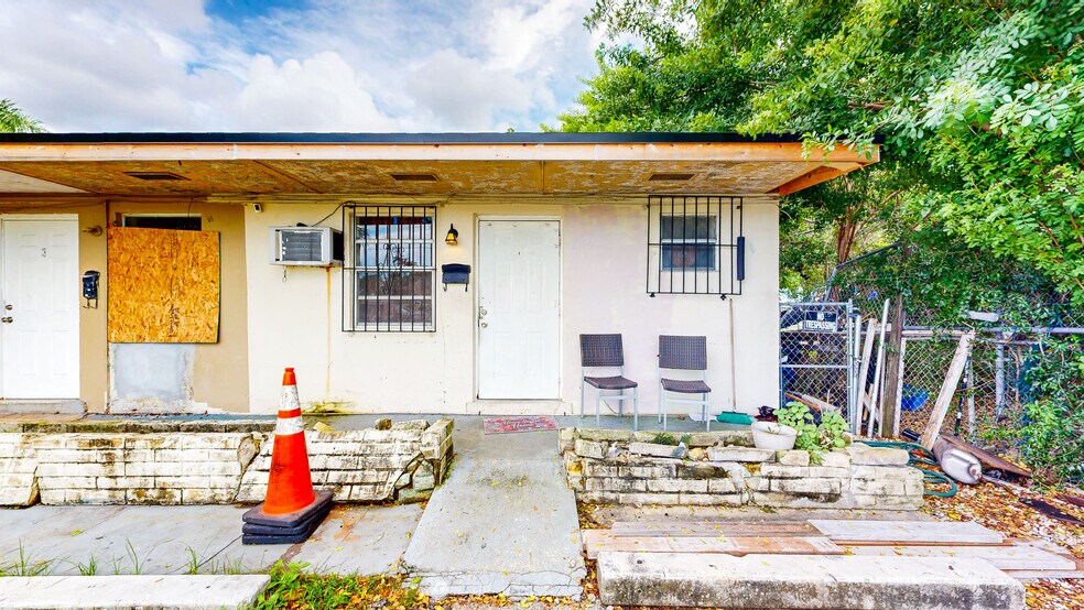 More Photos Of 1478 NW 2nd Ave, Florida City Multifamily For Sale