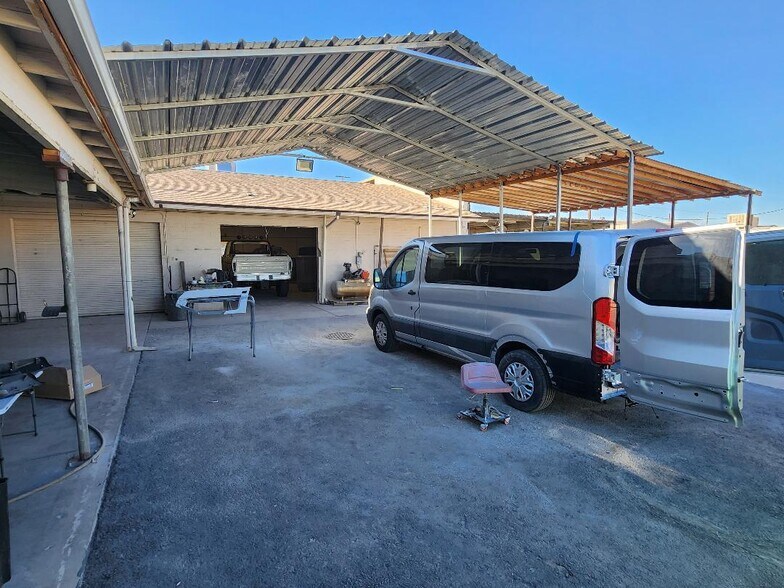 More Photos Of 2017 W Ironwood Dr, Phoenix Service For Sale