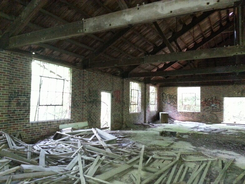 More Photos Of 71 Dreamland Park Dr, Fleetwood Apartments For Sale