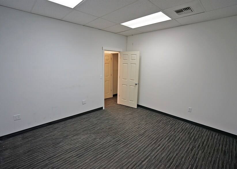 More Photos Of 1513 Summitview Ave, Yakima General Retail For Lease