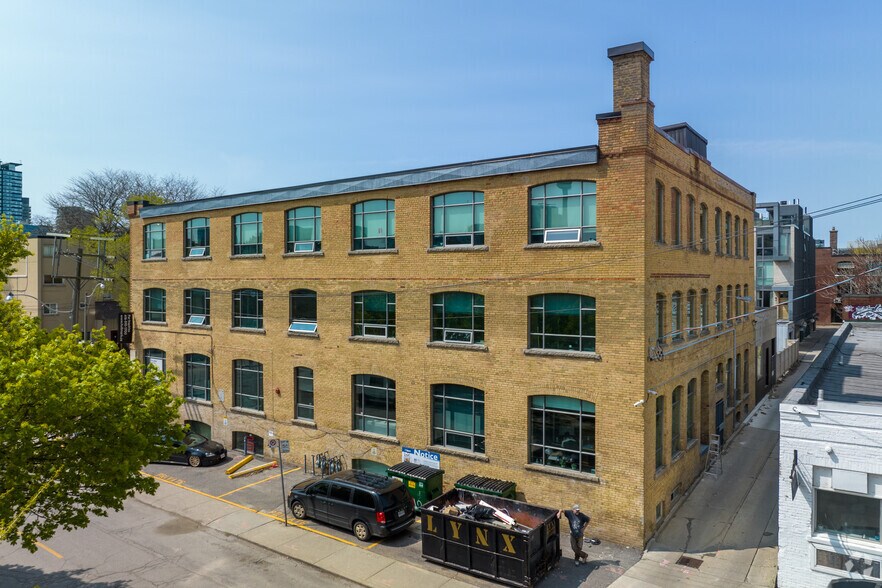 More Photos Of 822 Richmond St W, Toronto Office For Lease