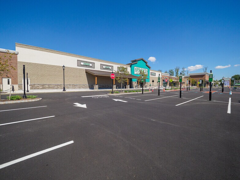 More Photos Of 1000 Saint Georges Ave, Avenel Bank For Lease