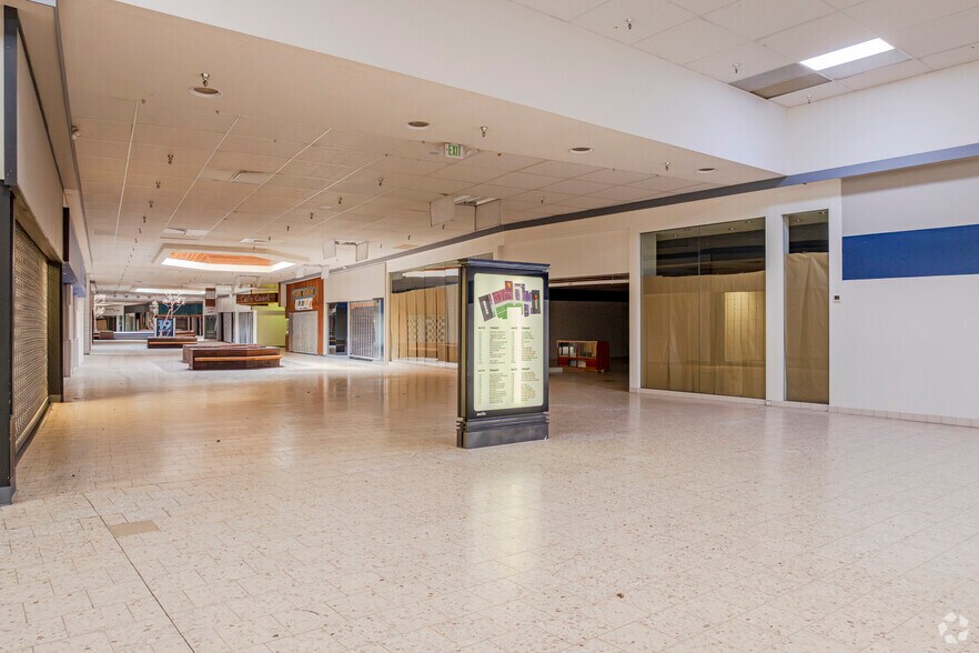 More Photos Of 901 & 1017 S BOONE ST, Aberdeen General Retail For Sale