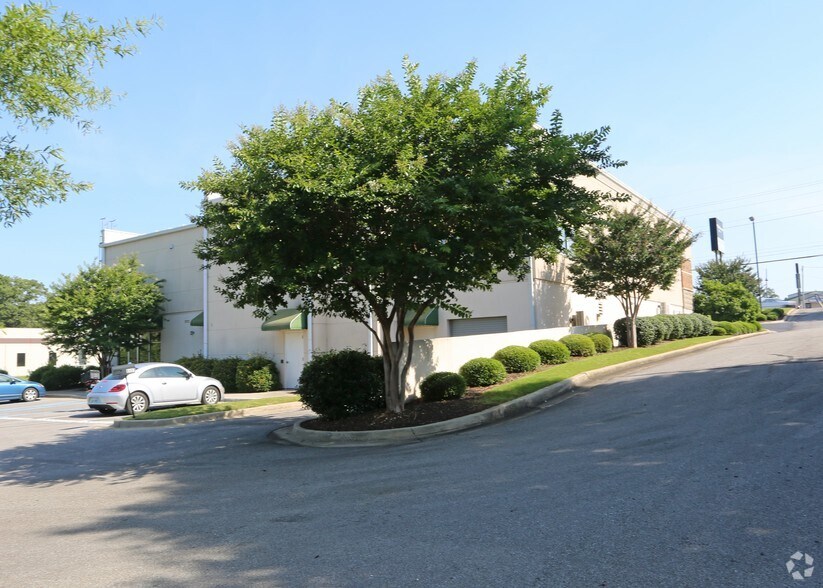 More Photos Of 6485 University Dr NW, Huntsville Freestanding For Lease