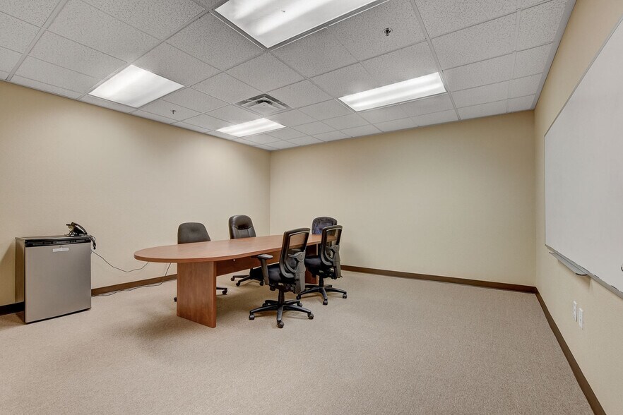 More Photos Of 9900 Covington Cross Dr, Las Vegas Office For Lease