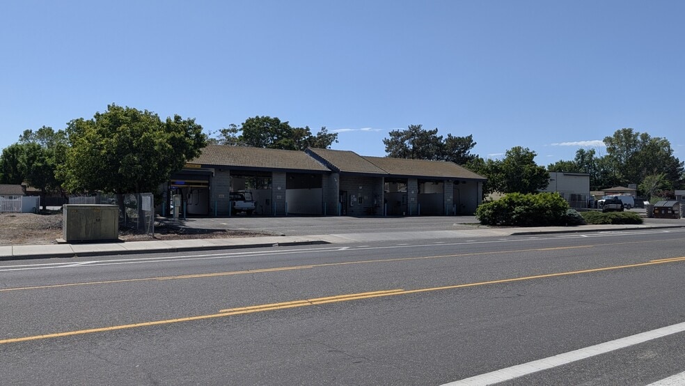 Primary Photo Of 311 Van Giesen Street, Richland Carwash For Sale