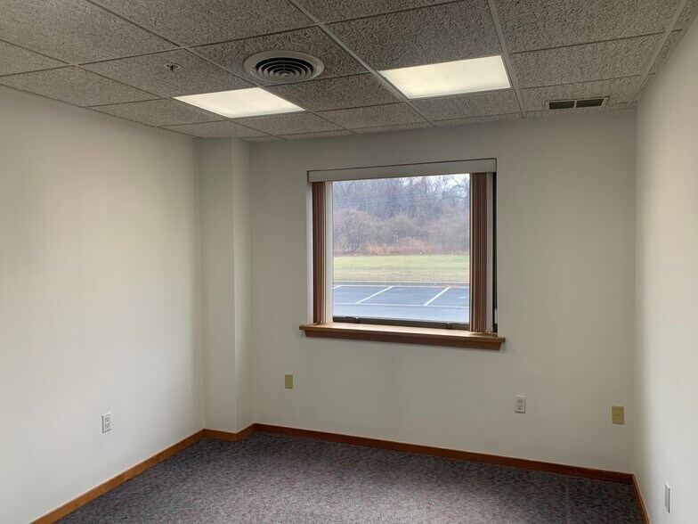 More Photos Of 1100 First State Blvd, Stanton Light Distribution For Lease