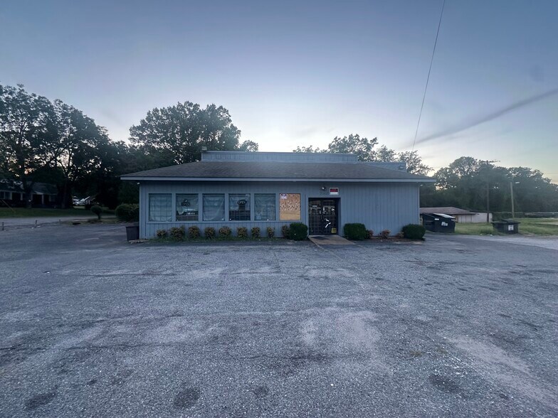 More Photos Of 3145 N Watkins St, Memphis General Retail For Sale