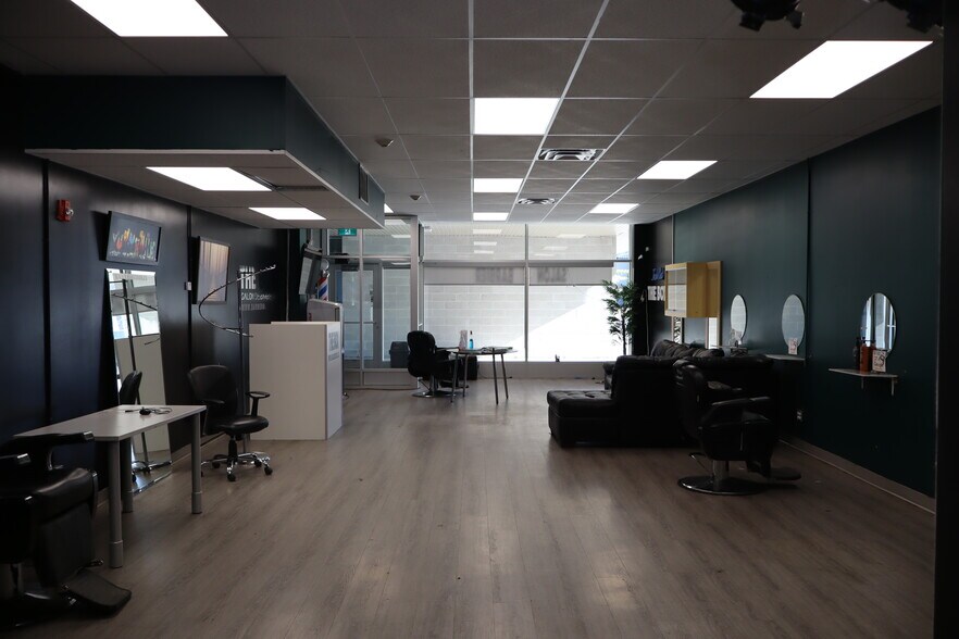 More Photos Of 2301 Rue De Versailles, Mascouche Storefront Retail Office For Lease