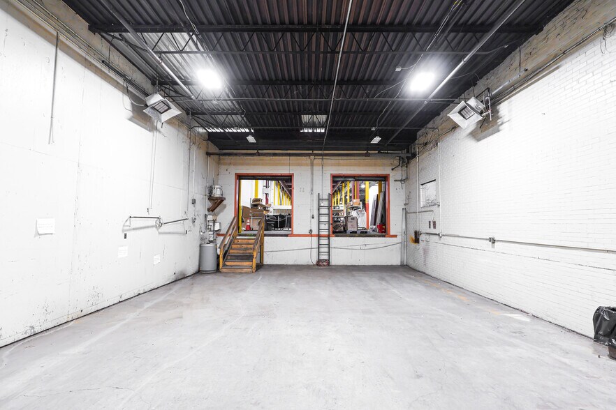More Photos Of 31 35th St, Pittsburgh Warehouse For Lease