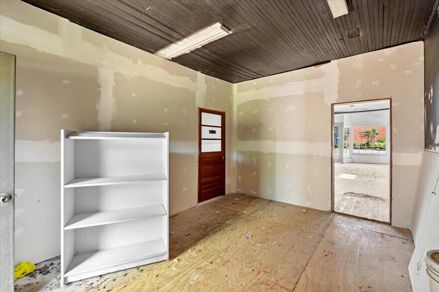 More Photos Of 202 E. North Main Street, Littleton General Retail For Sale