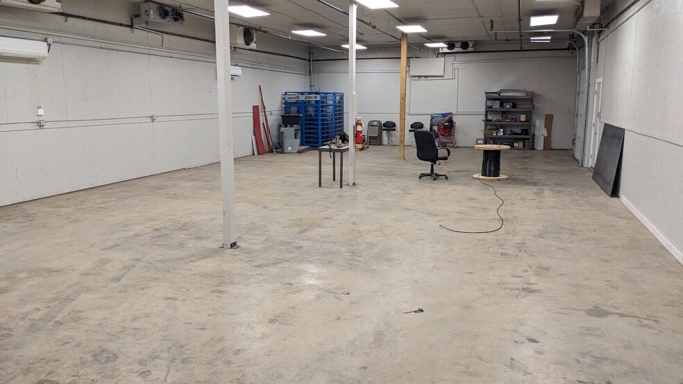 More Photos Of 2105 Maple Ave, Burlington Warehouse For Lease