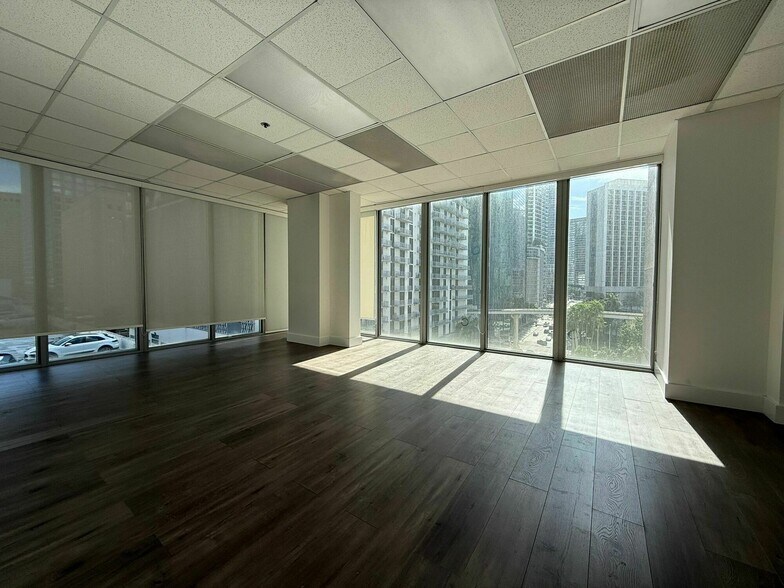 More Photos Of 150 SE 2nd Ave, Miami Office Residential For Sale