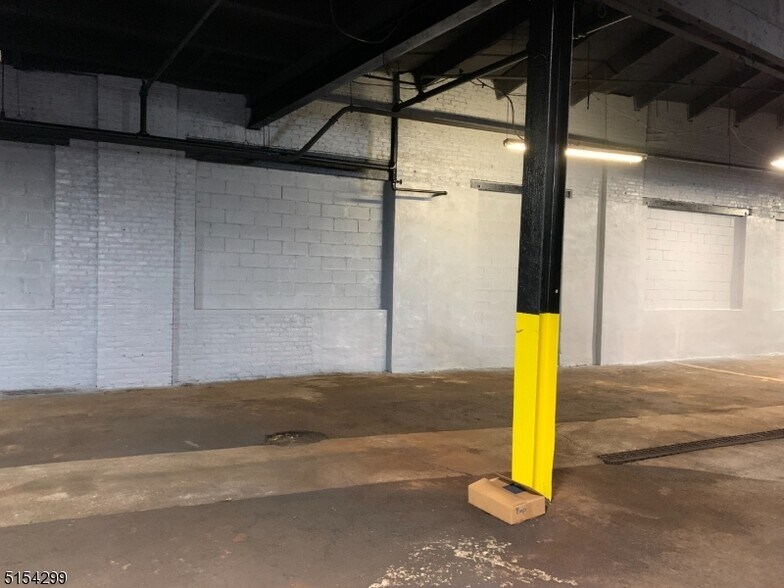 More Photos Of 433-435 Adams St, Newark Warehouse For Sale