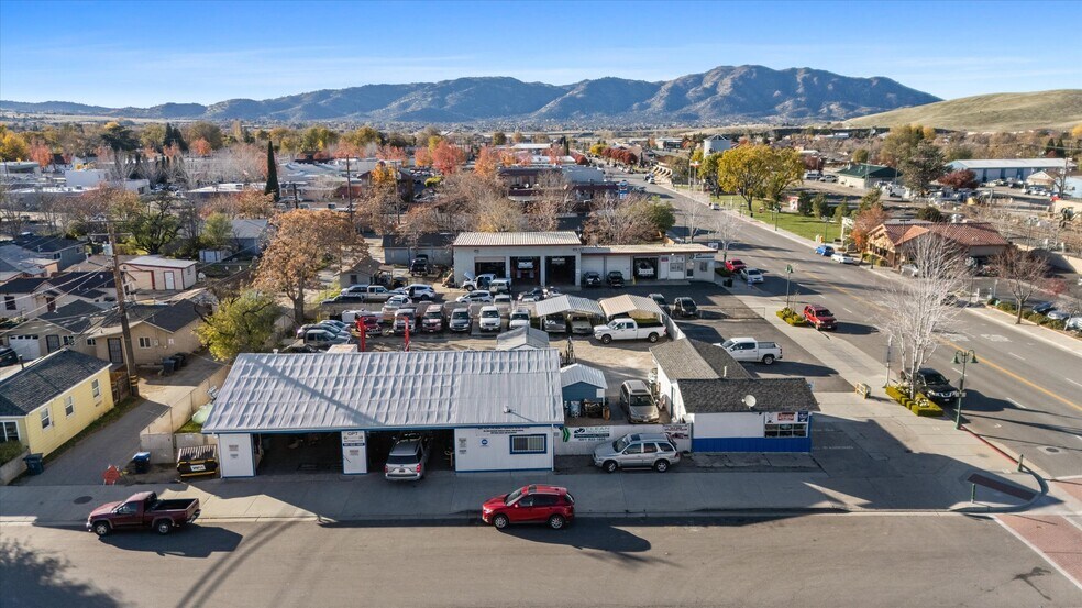 More Photos Of 230 E Tehachapi Blvd, Tehachapi General Retail For Sale