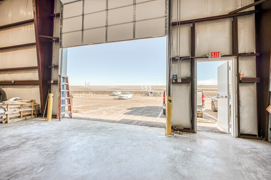 More Photos Of 10100 Railroad Dr., El Paso Warehouse For Sale