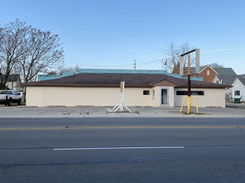 Primary Photo Of 323 N Madison St, Muncie Freestanding For Lease