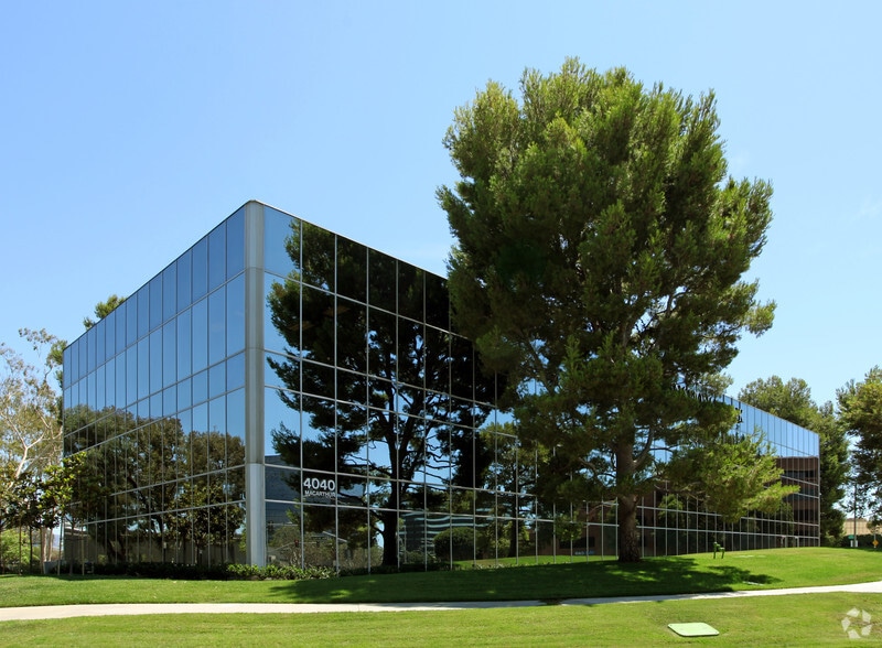 More Photos Of 4040 MacArthur Blvd, Newport Beach Office For Lease