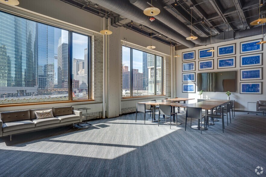 More Photos Of 222 Merchandise Mart Plz, Chicago Office For Lease