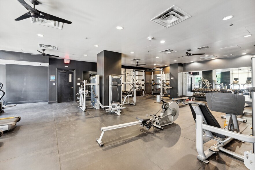 More Photos Of 114 E Franklin St, Richmond Apartments For Sale