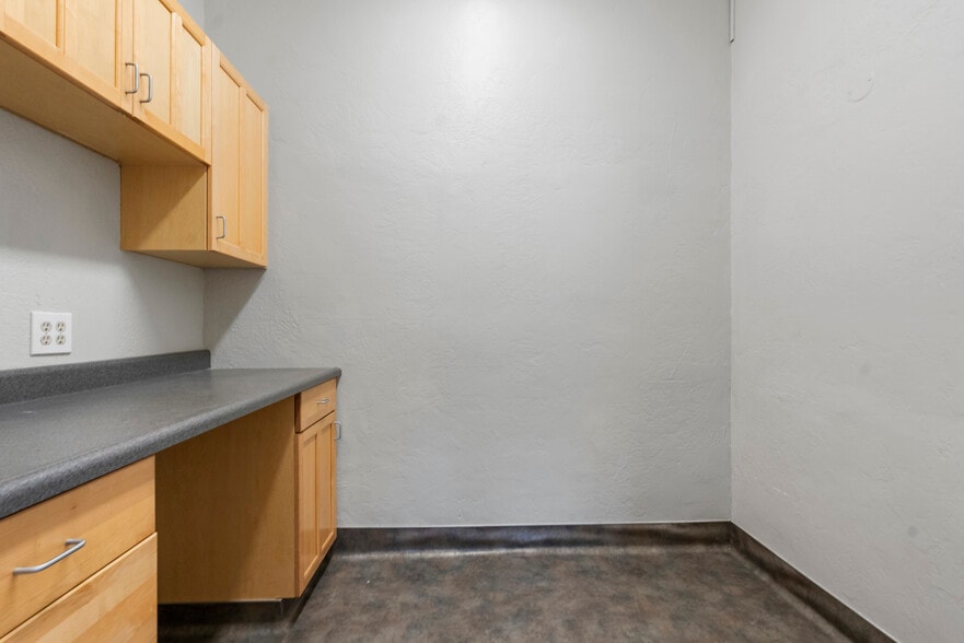 More Photos Of 24 S 3rd St, Patterson Flex For Sale