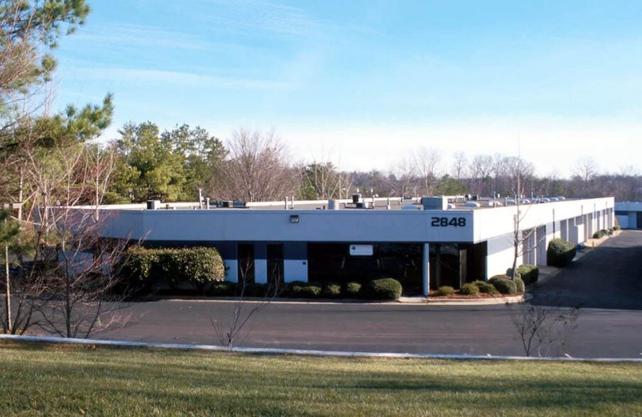 More Photos Of 2848 Queen City Dr, Charlotte Light Manufacturing For Lease