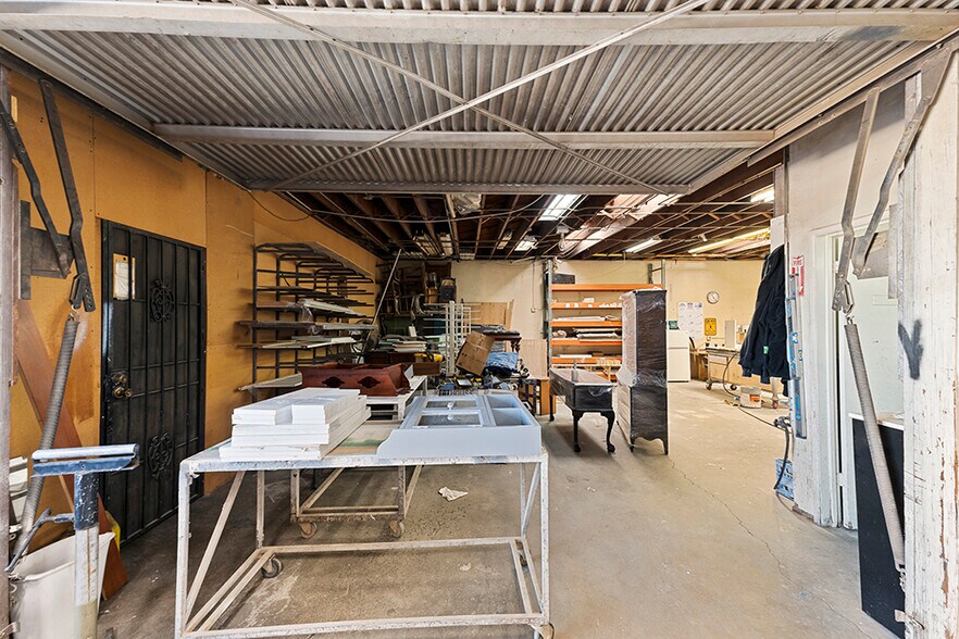 More Photos Of 7438 Varna Ave, North Hollywood Warehouse For Sale
