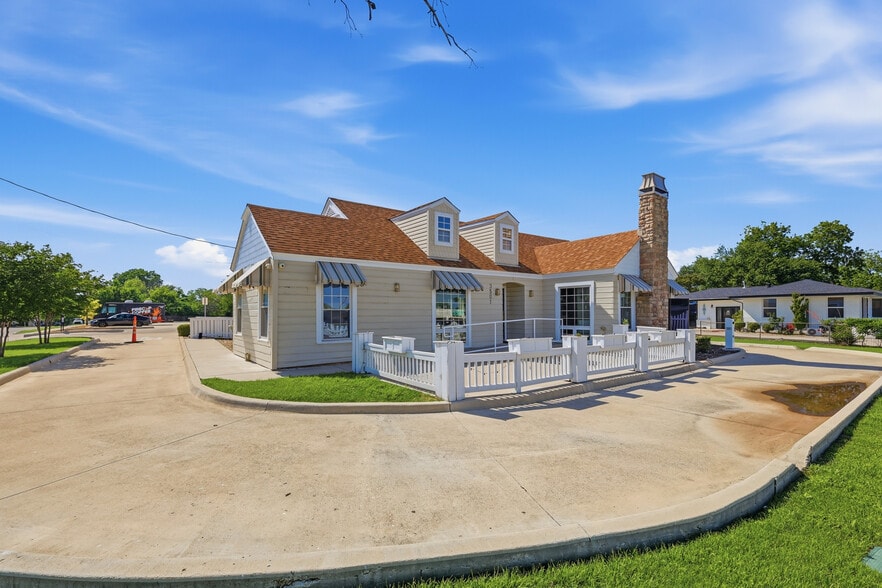 More Photos Of 3501 Denton Hwy, Haltom City Office For Lease