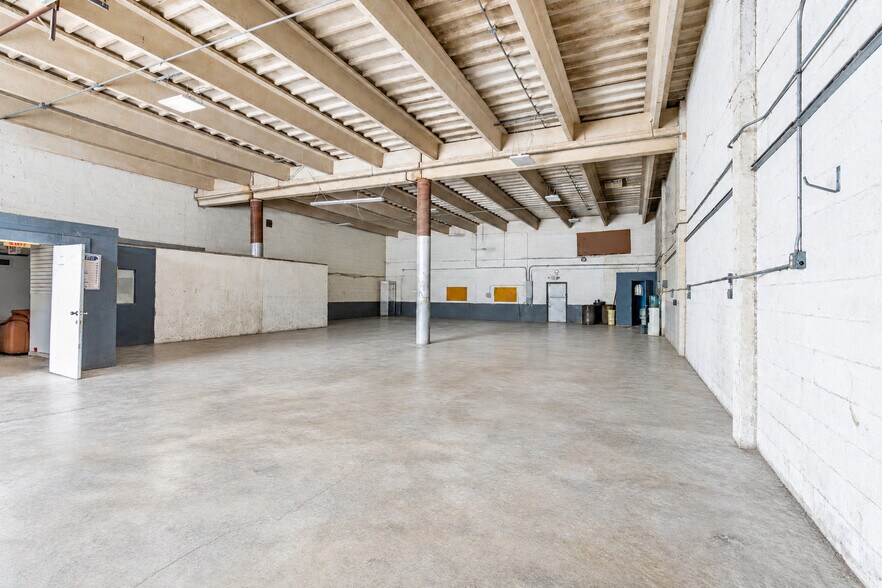 More Photos Of 1921-1959 NE 153rd St, North Miami Beach Warehouse For Sale