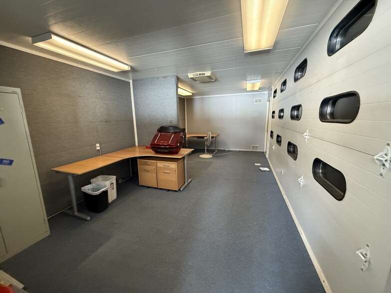 More Photos Of 805 Atlantic Ave, Franklin Light Manufacturing For Sale