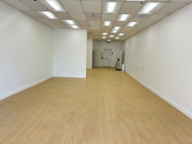 More Photos Of 11870 Santa Monica Blvd, Santa Monica Unknown For Lease