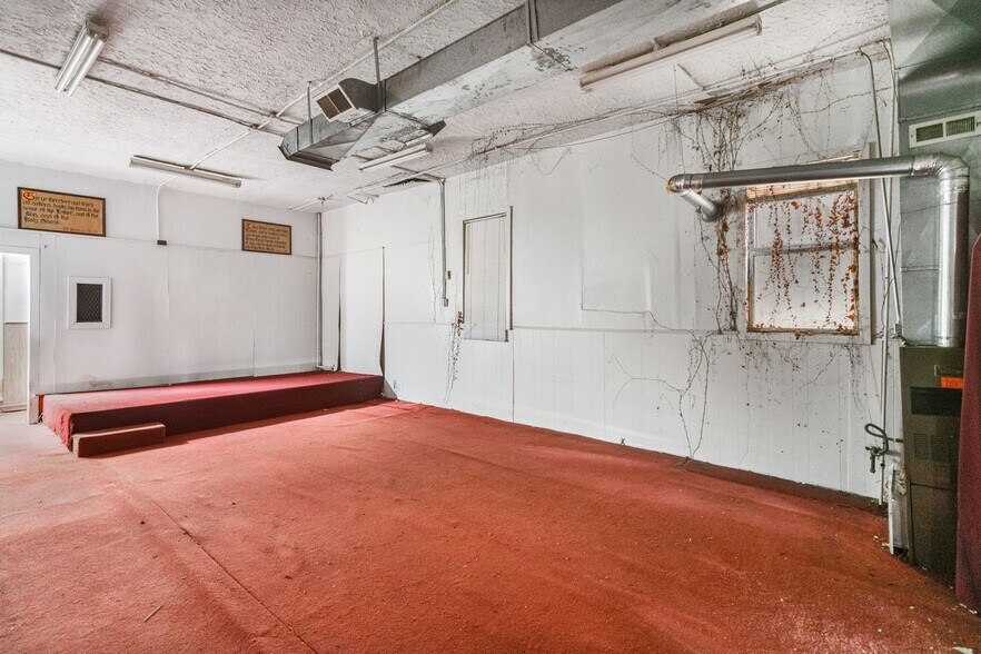 More Photos Of 1039 Dixie Hwy, Louisville Flex For Sale