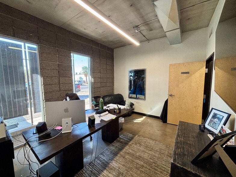 More Photos Of 1880 W Fillmore St, Phoenix Warehouse For Sale