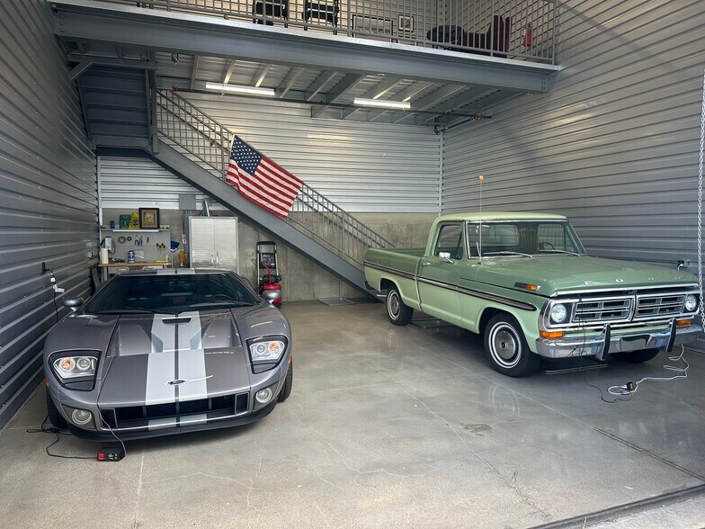 More Photos Of 2969 Monterey Salinas Hwy, Monterey Showroom For Sale