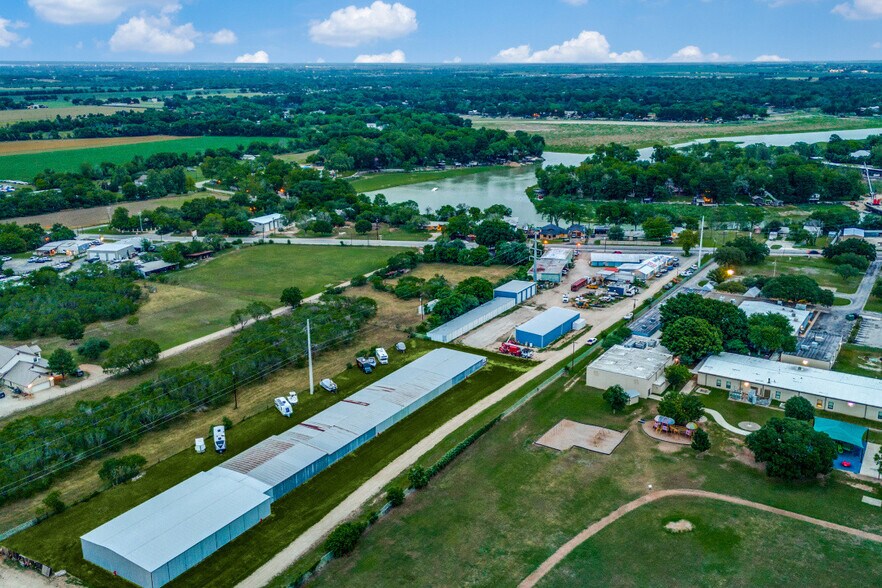 More Photos Of 8826 Fm 725, McQueeney Specialty For Sale