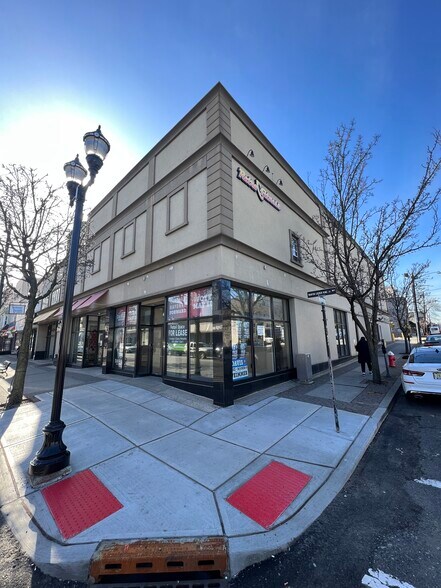 More Photos Of 435-437 Broadway, Bayonne Bank For Lease