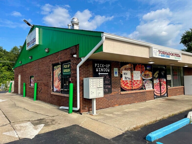 More Photos Of 781-885 Sumpter Rd, Belleville Unknown For Lease