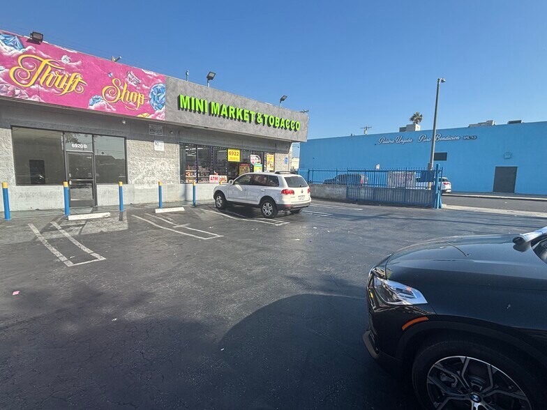 More Photos Of 6916-6922 S Western Ave, Los Angeles General Retail For Sale
