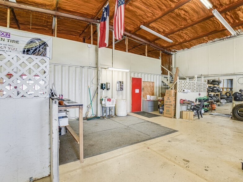 More Photos Of 2791 W State Highway 29, Burnet Auto Repair For Sale