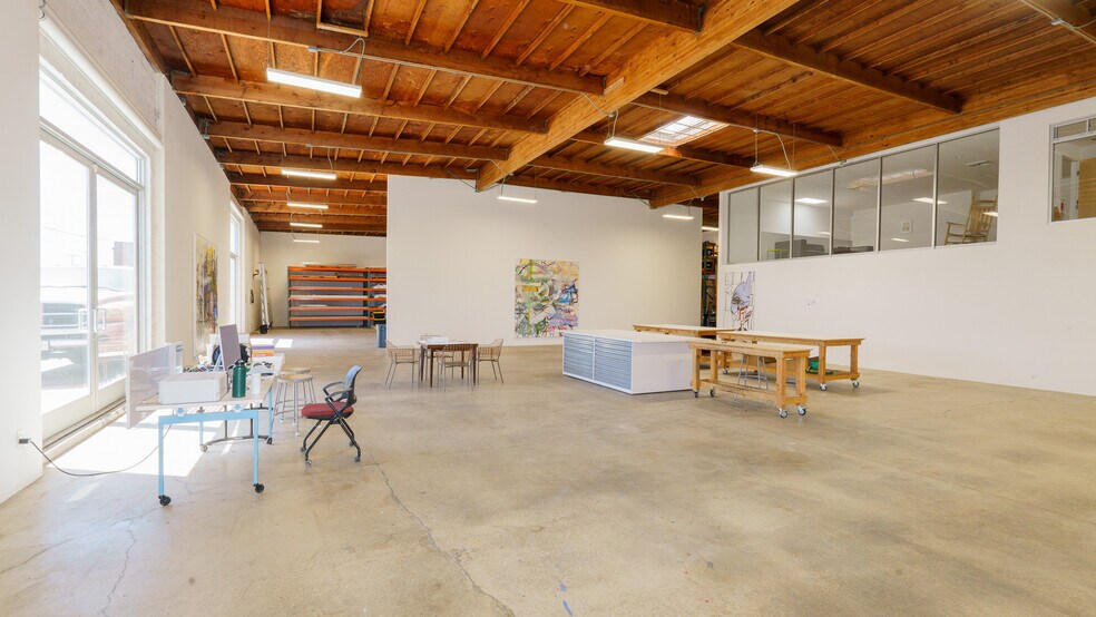 More Photos Of 13700 Crenshaw Blvd, Gardena Warehouse For Sale