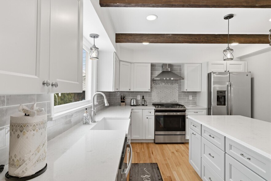 More Photos Of 149 Union Ave, Saratoga Springs Hospitality For Sale