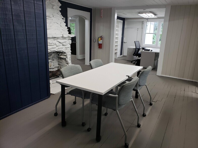 More Photos Of 216 E Memorial Dr, Dallas Storefront Retail Office For Sale