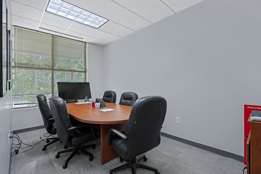 More Photos Of 6300-6310 Chapel Hill Rd, Raleigh Office For Sale