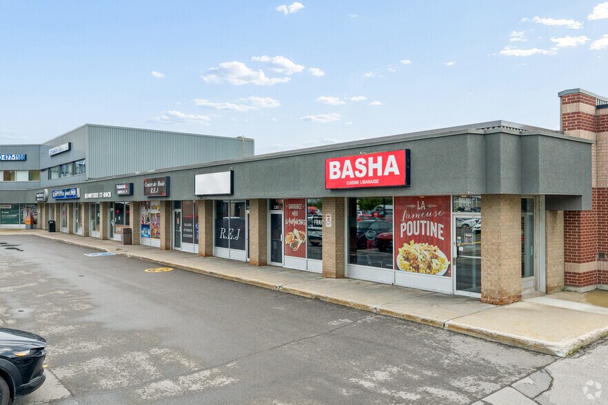 More Photos Of 5333 Boul Laurier, Terrebonne Unknown For Lease