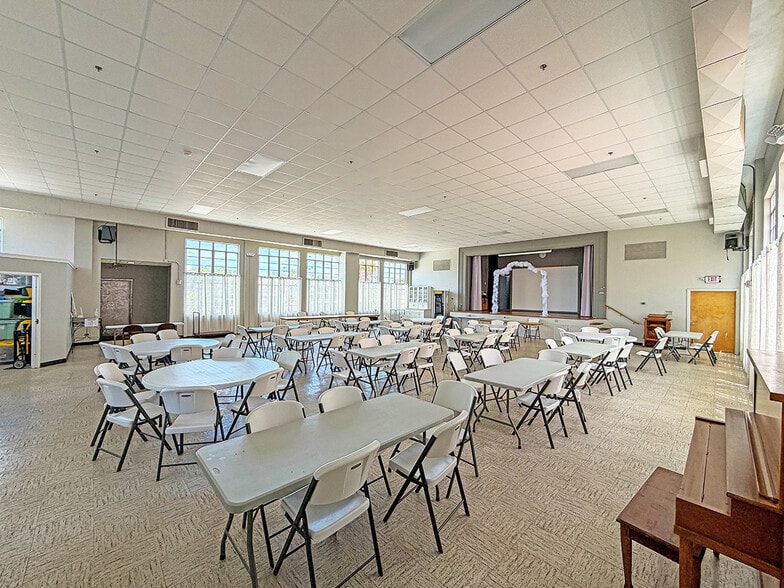 More Photos Of 401 5th St N, Saint Petersburg Religious Facility For Sale