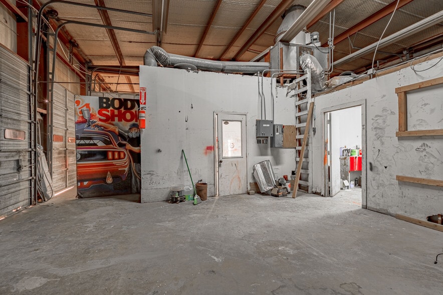More Photos Of 316 Highway 190 E, Huntsville Auto Repair For Sale