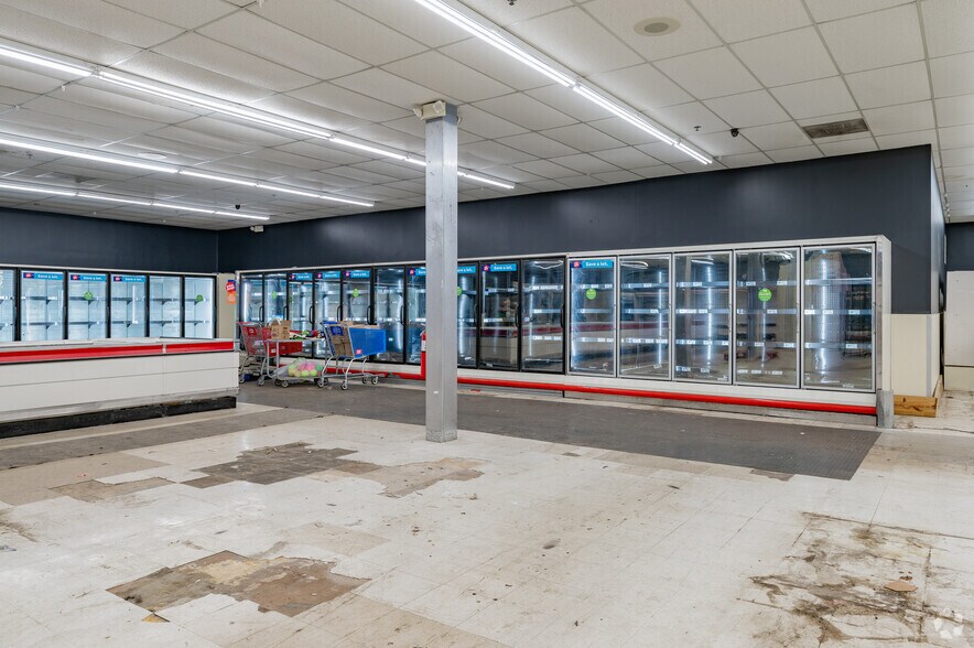 More Photos Of 4790-4802 Turney Rd, Garfield Heights Freestanding For Lease