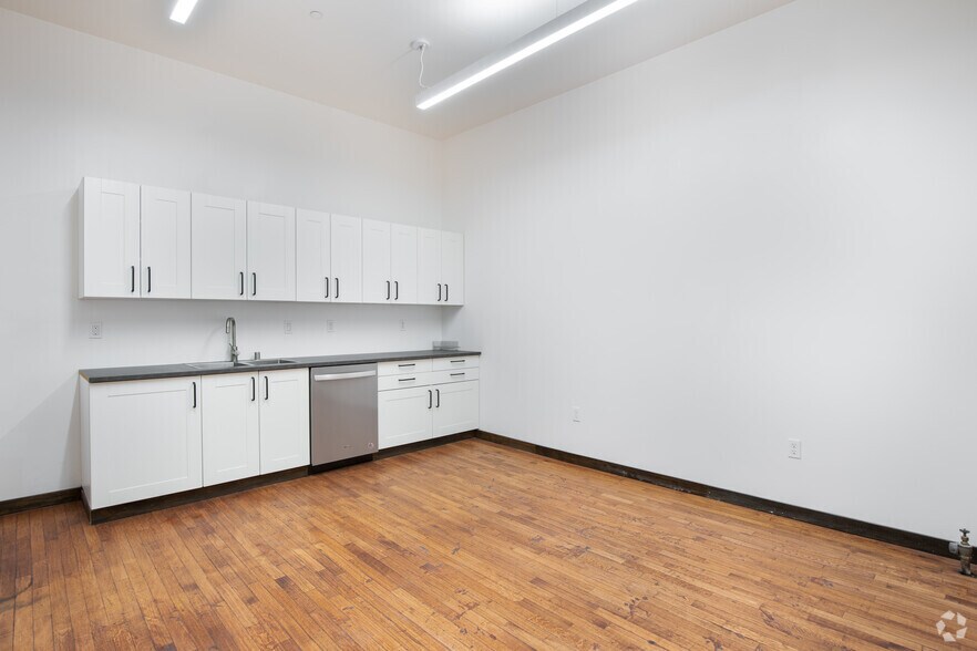 More Photos Of 600-610 16th St, Oakland Office For Lease